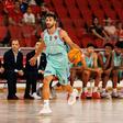 José Barbosa em ação pela Oliveirense frente ao Benfica, no Pavilhão da Luz