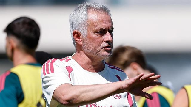 José Mourinho a orientar treino - Foto: Real Madrid/X