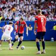 Alexander Sorloth ignorou Haaland num lance em qe este estava isolado, frente a Inglaterra, e adeptos não perdoaram