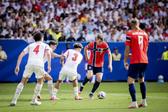 Alexander Sorloth ignorou Haaland num lance em qe este estava isolado, frente a Inglaterra, e adeptos não perdoaram