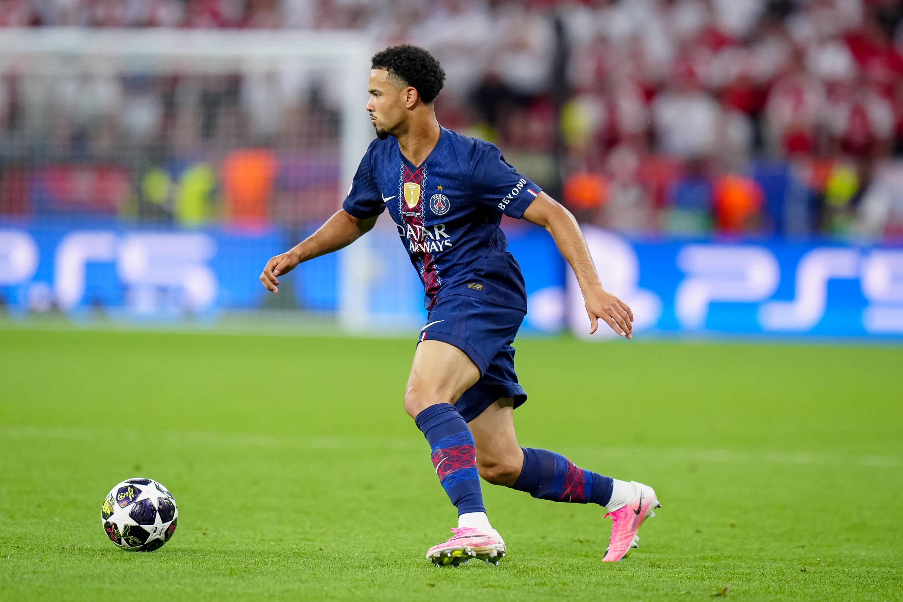 Zaire-Emery é um menino da casa. Médio fez a formação no PSG e parte para a quinta época na equipa A