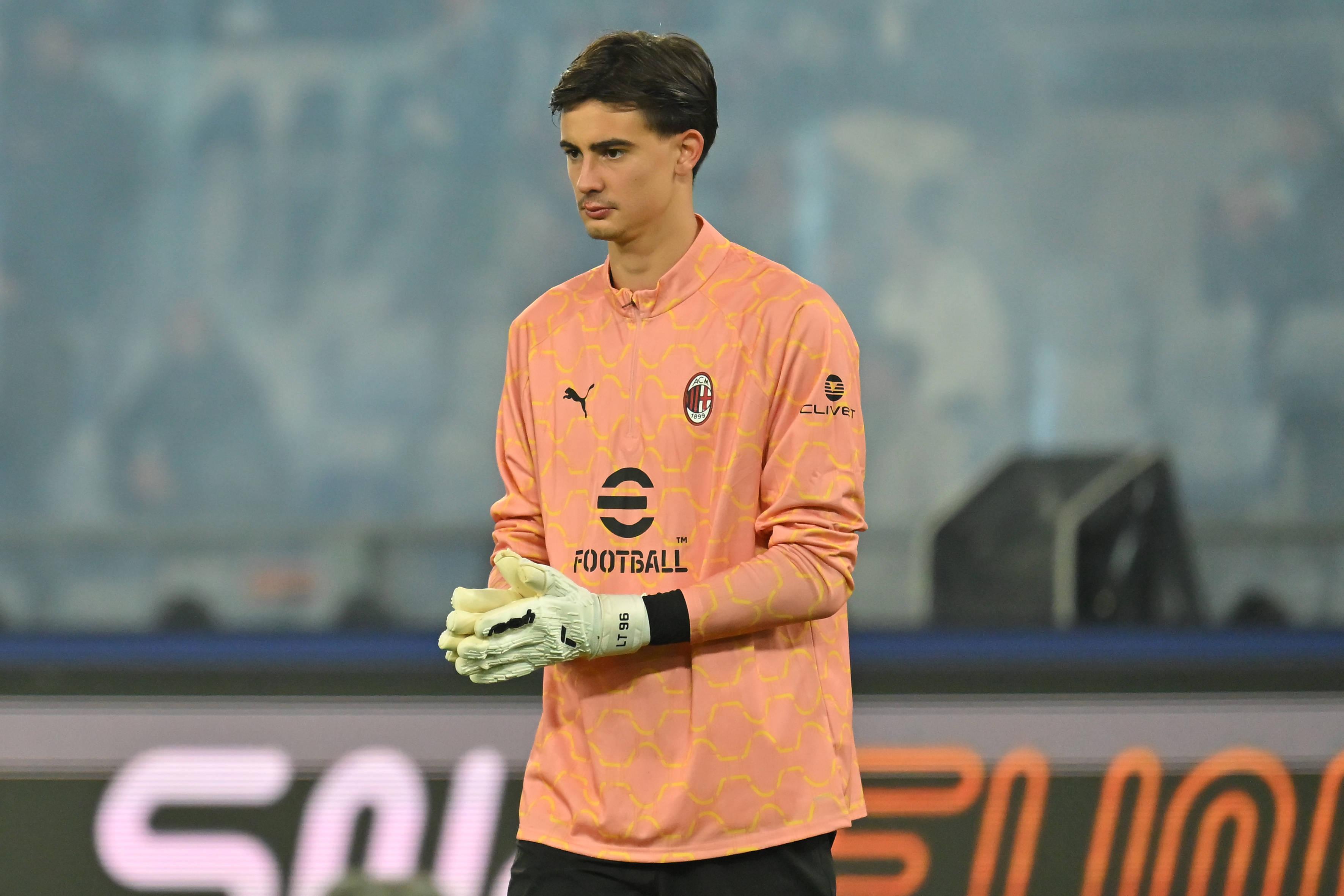 Lorenzo Torriani - Guarda-redes de 21 anos. Desde os oito no Milan. Já fez dois jogos na equipa A