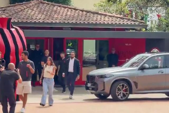 De férias? Não, Gonçalo Ramos está no arranque de pré-época do Milan