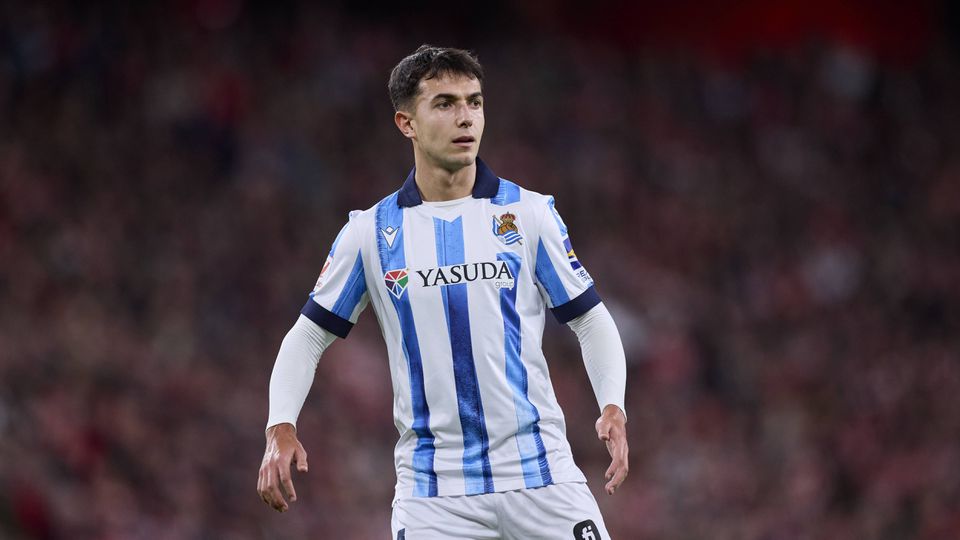 Zubimendi recusa Liverpool e continua na Real Sociedad