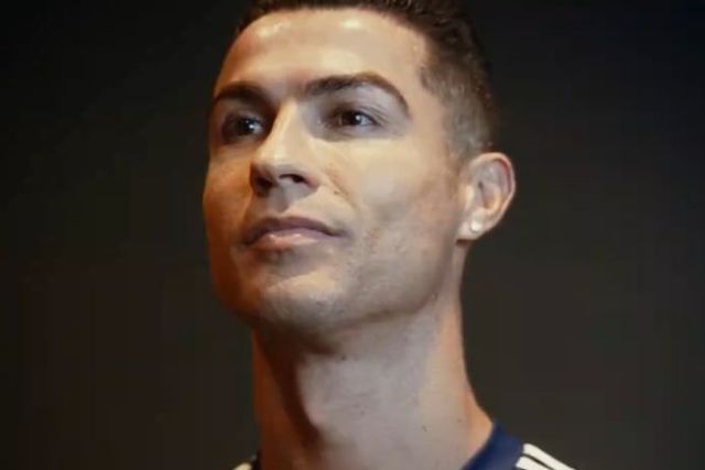 Ronaldo apresenta segundo equipamento do Al Nassr