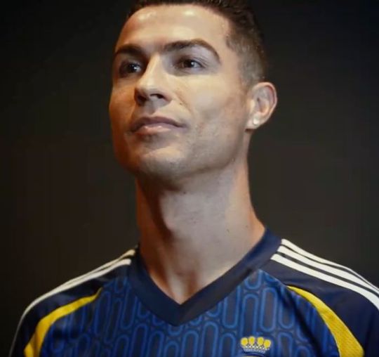 Ronaldo apresenta segundo equipamento do Al Nassr