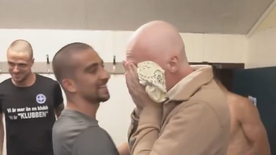 Vídeo: equipa sueca rapa o cabelo para apoiar colega com cancro