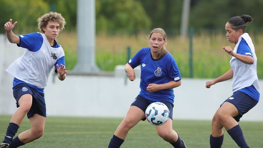 Primeiro treino do FC Porto com 28 jogadoras