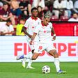 Rodrigo Salazar, médio do SC Braga (que nesta quinta-feira, 14 de agosto, defronta o Cluj para a UEFA Europa League), tem a bola controlada e vai iniciar mais um ataque dos minhotos