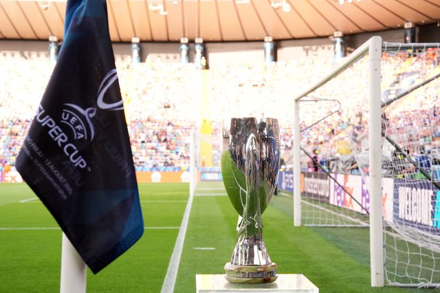 É este o troféu que PSG e Tottenham querem conquistar na noite de hoje (FOTO IMAGO)
