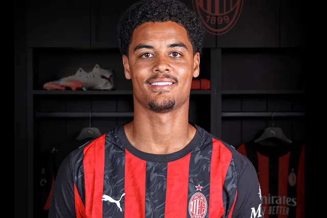 Mercado oficial: defesa que interessava ao Sporting assina pelo Milan