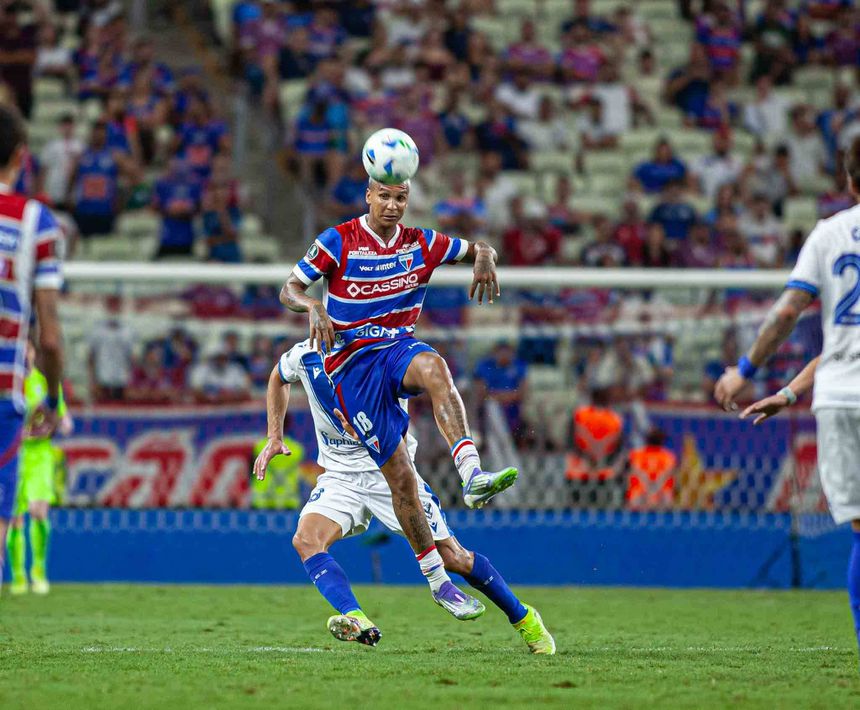 Deyverson no Fortaleza- Velez Sarsfield