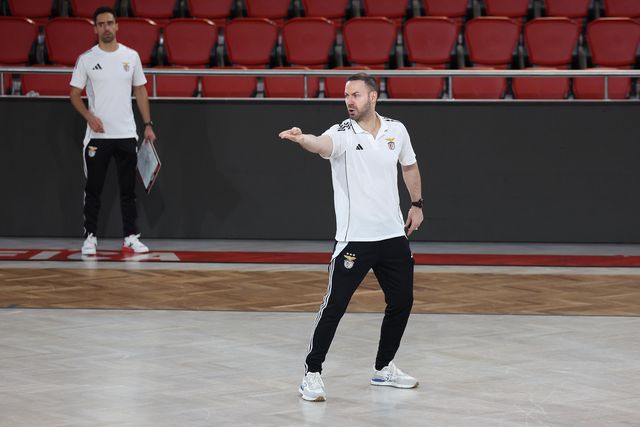 Benfica campeão, mas Cassiano não abranda: «Podem esperar uma equipa obcecada por trabalho»