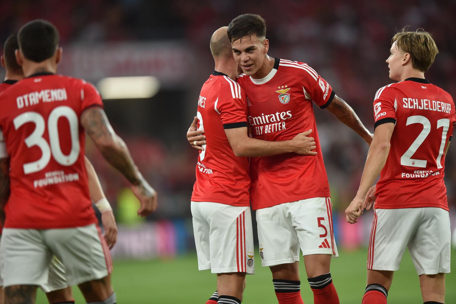 Equipa do Benfica festeja golo ao Nice (foto: Imago)