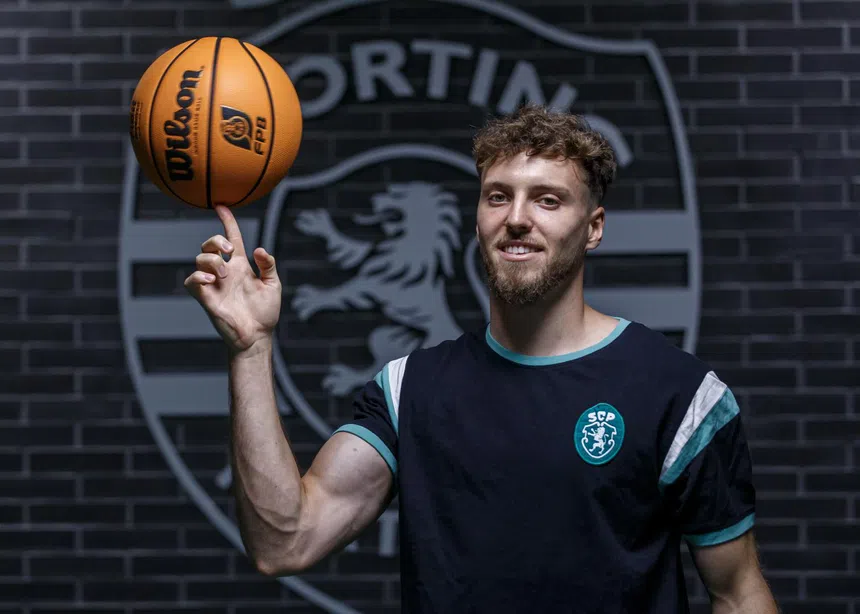 Correia no Sporting: Leão ataca cesto!