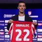 Alejandro Grimaldo com a nova camisola. Foto Facebook/Atletico Madrid