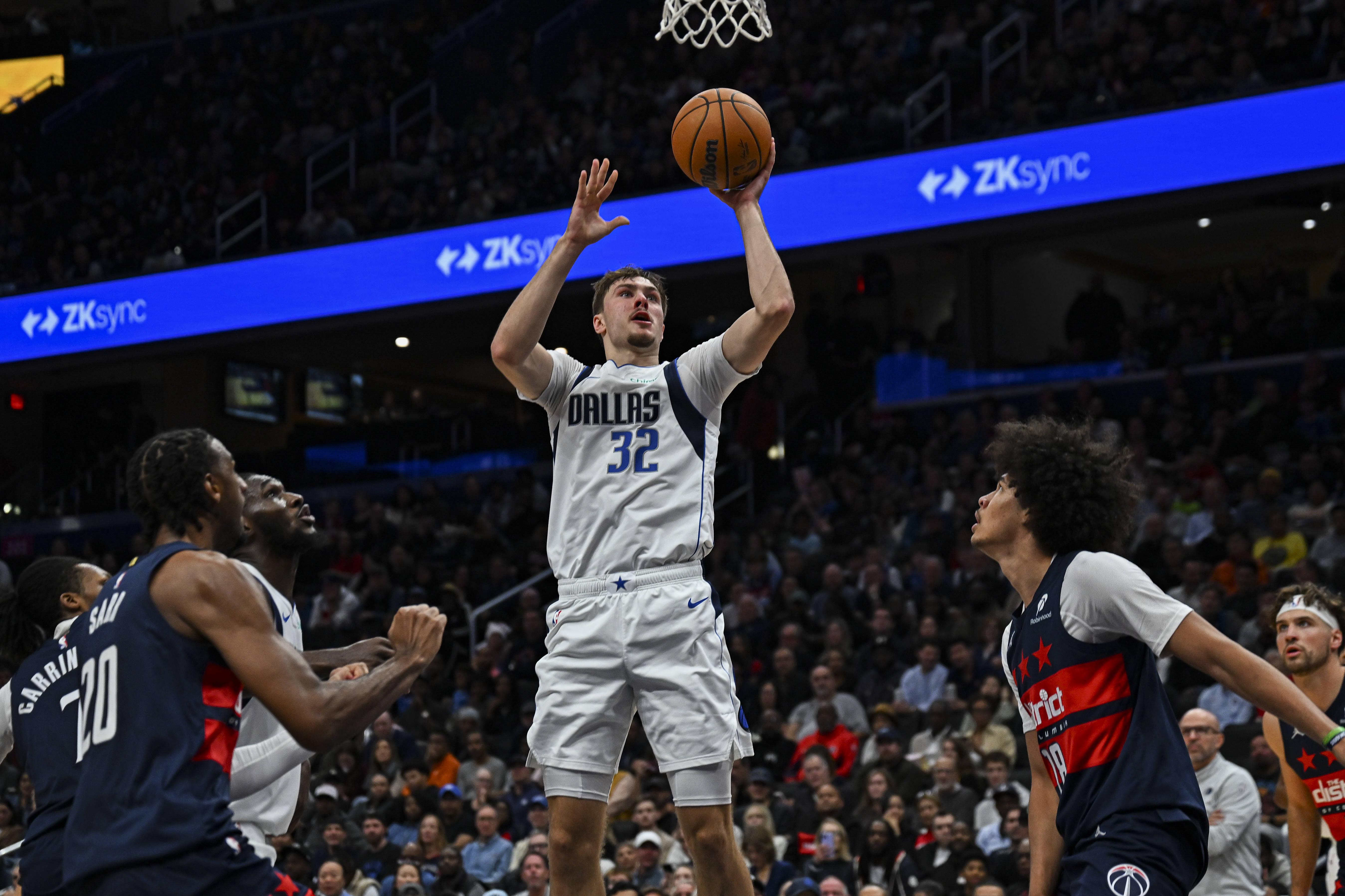 Dallas Mavericks comprados por Adelson, família Dumont por 3,5 mil milhões de dólares (3,033 mil milhões de euros) em 2022       Fotografia Imago
