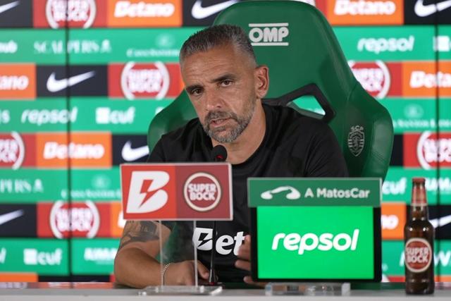 Rui Borges elogia jovem da formação e aborda condição de Maxi Araújo