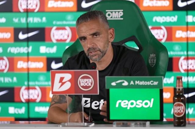 Rui Borges elogia jovem da formação e aborda condição de Maxi Araújo