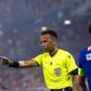 Omar Artan, árbitro da Somália, na Supertaça Europeia