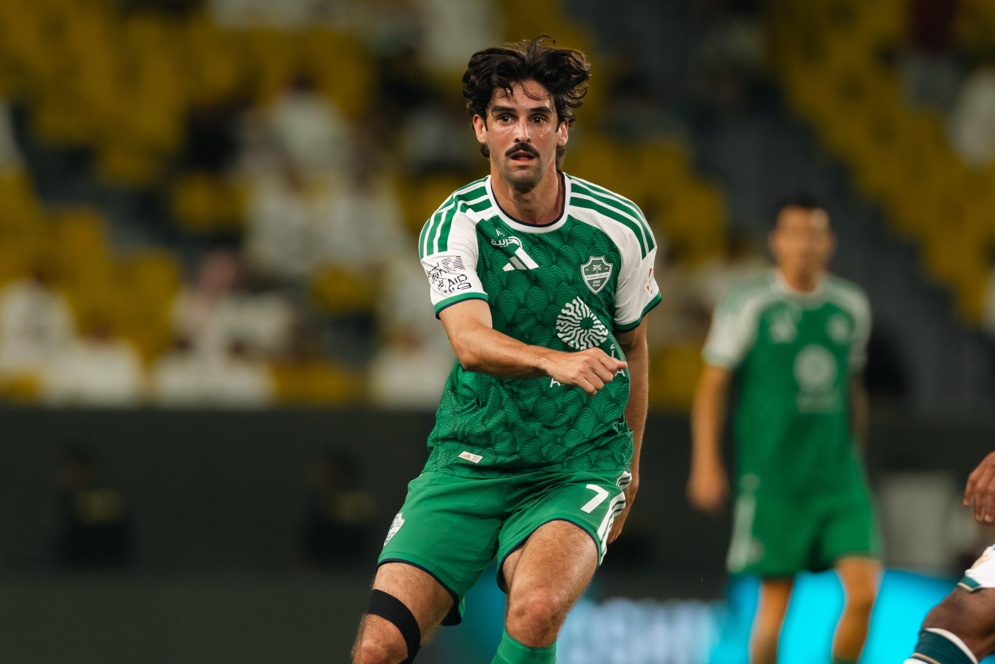 Trincão mostrou-se a bom nível, esteve perto do golo e iniciou a jogada que resultou no remate decisivo - Foto: Al Ahli FC
