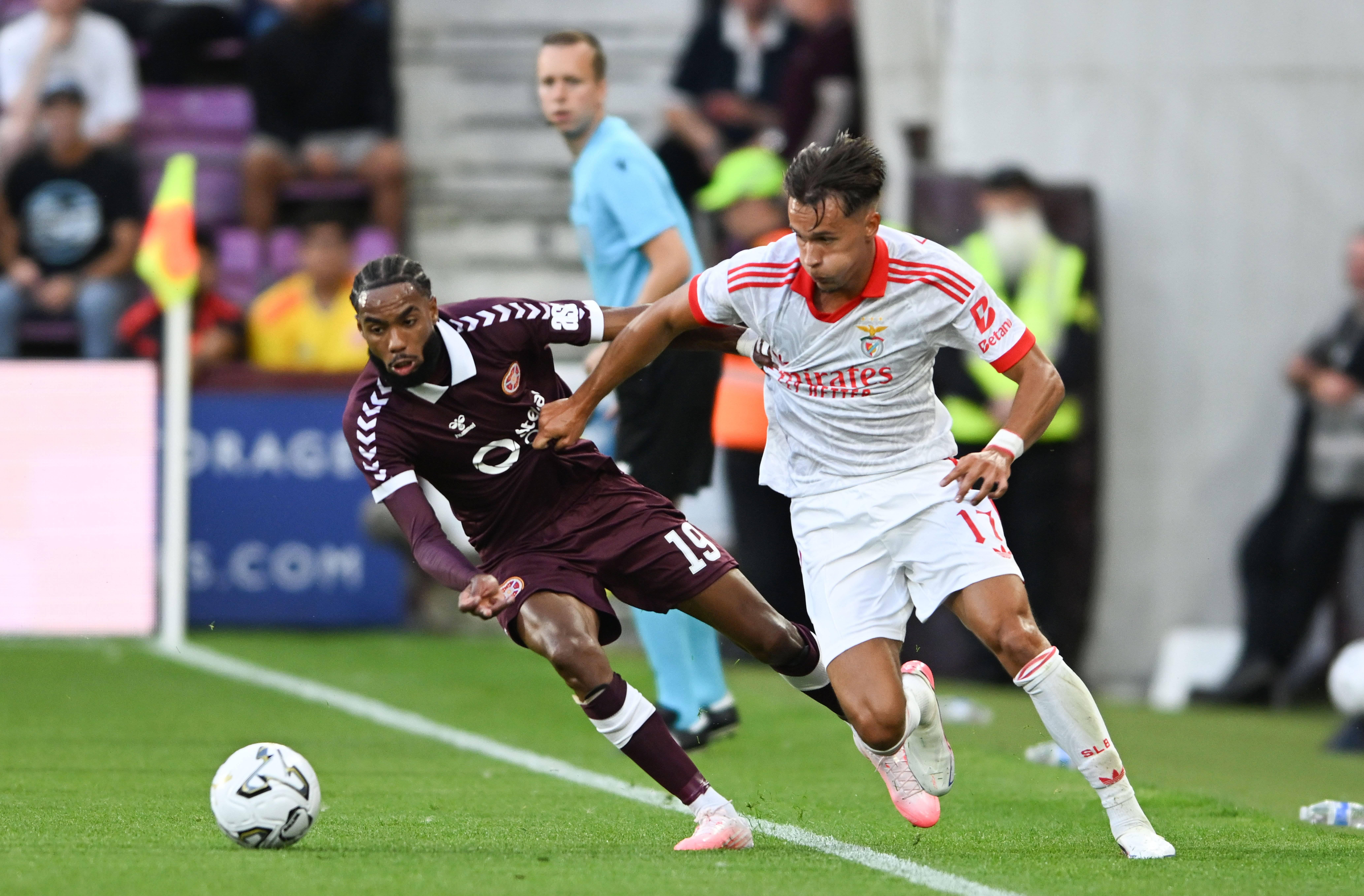 Amar Dedic no Hearts-Benfica - Foto: Imago