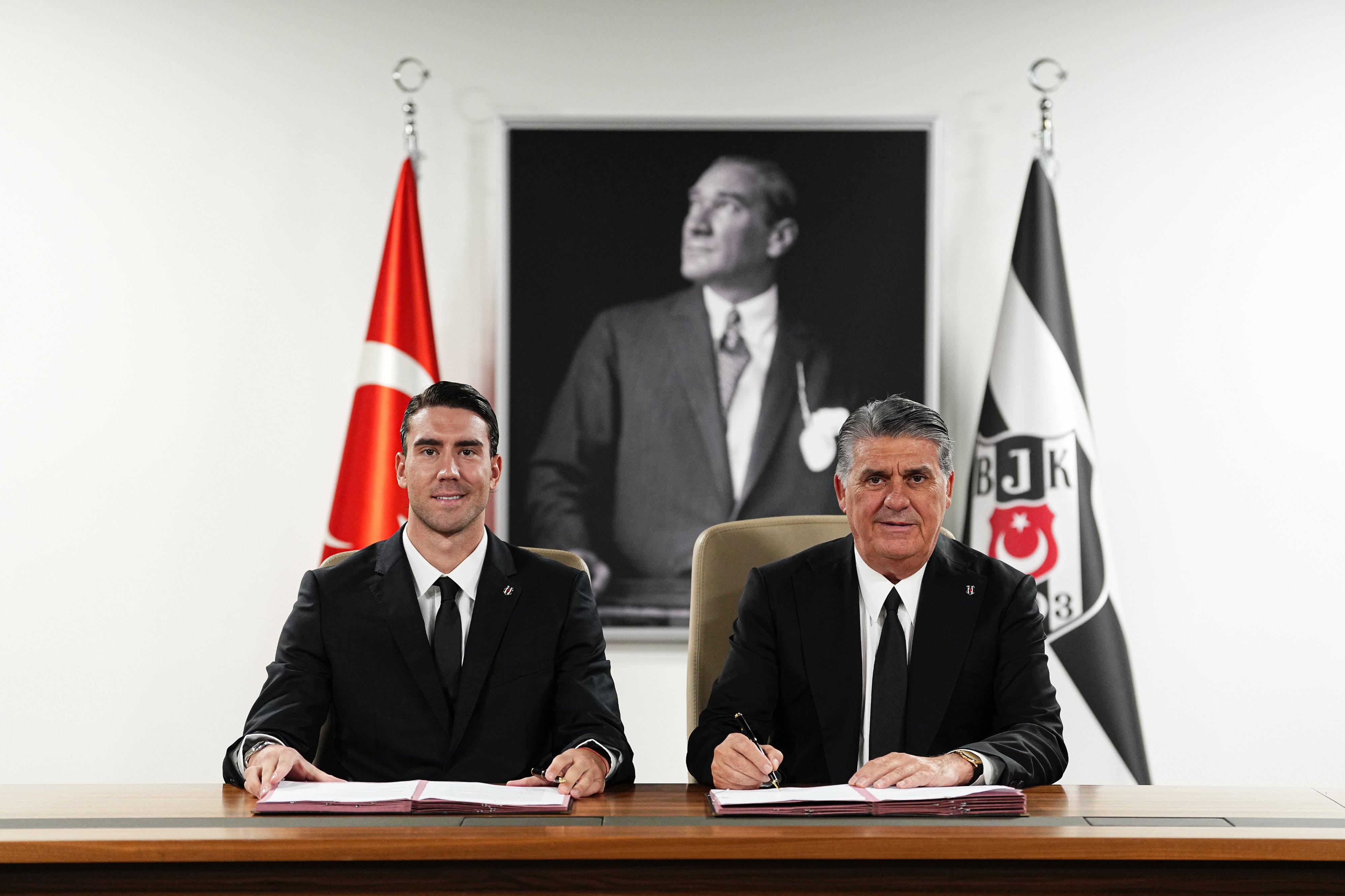 Dusan Vlahovic oficial no Besiktas - Foto: Besiktas