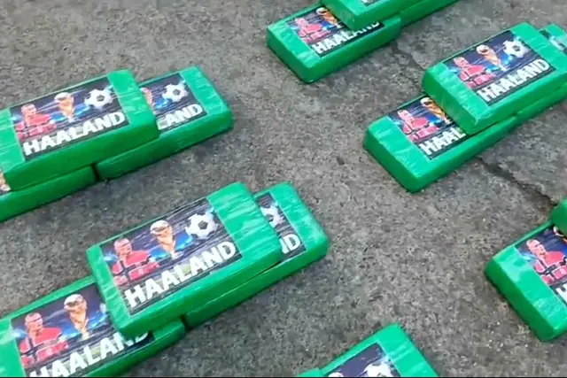 Pacotes de droga com a cara de Haaland (Polícia Nacional do Equador)