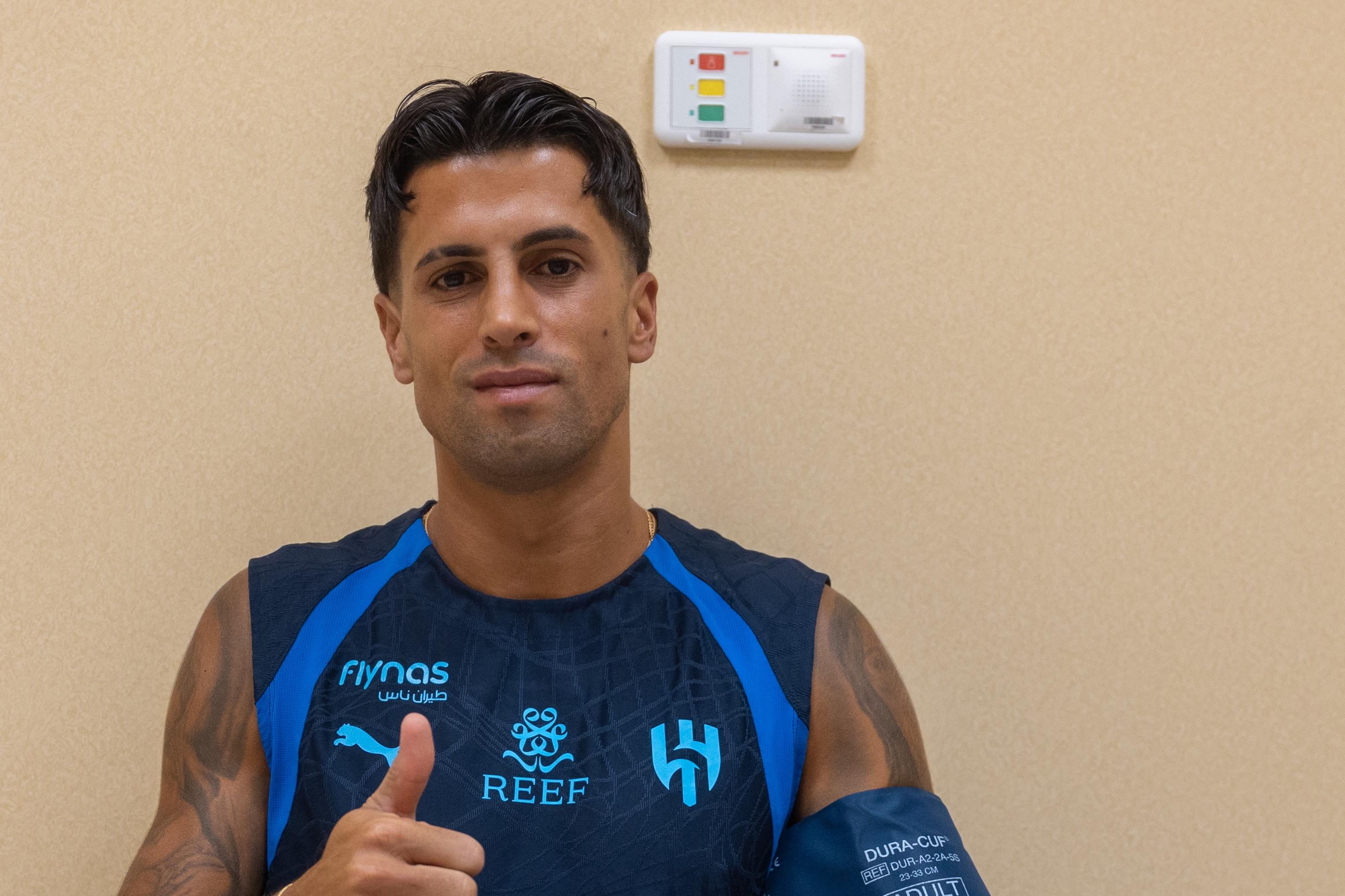 João Cancelo em exames médicos no Al Hilal este verão - Foto: Al Hilal