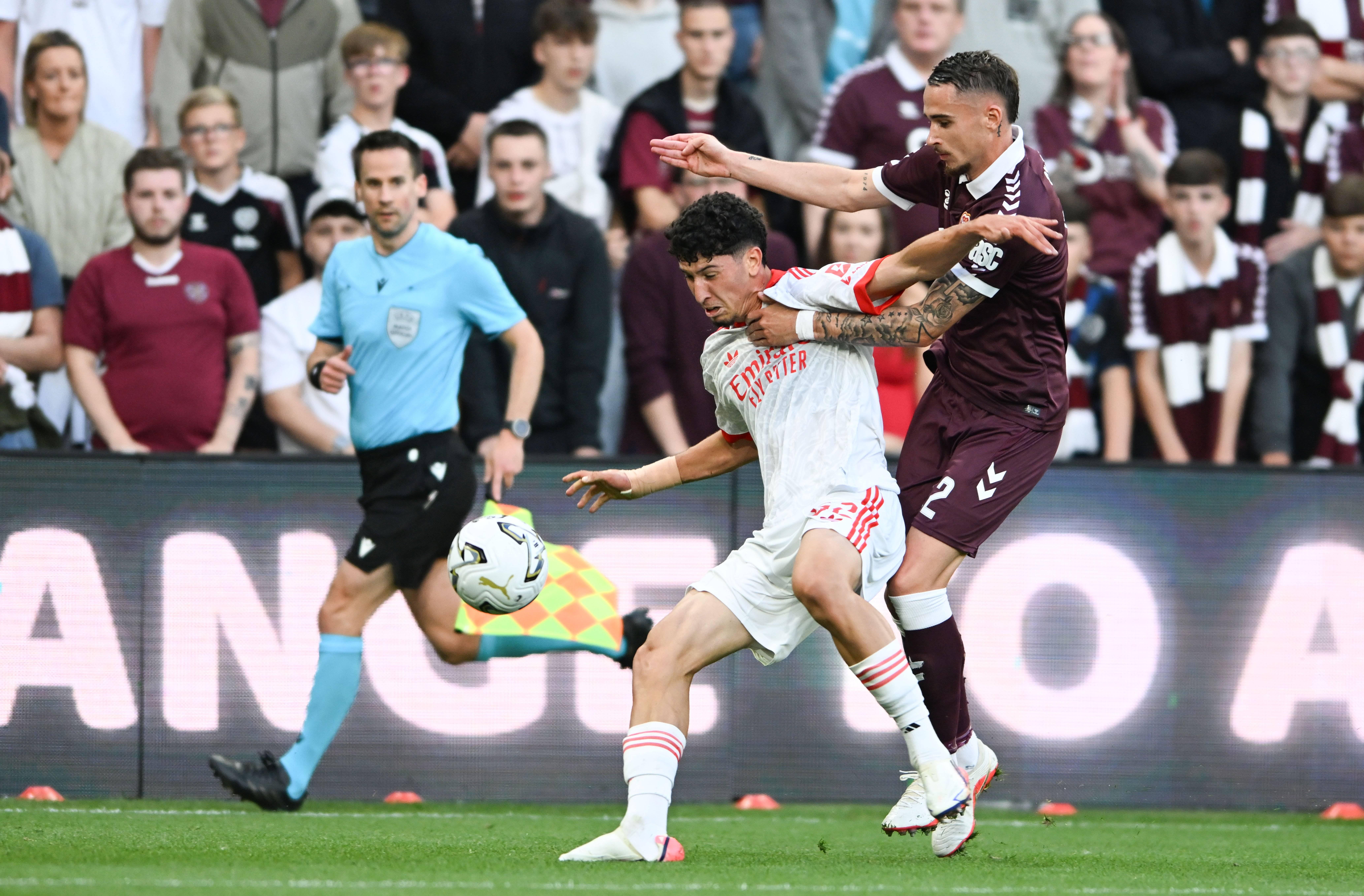Amar Dedic no Hearts-Benfica - Foto: Imago