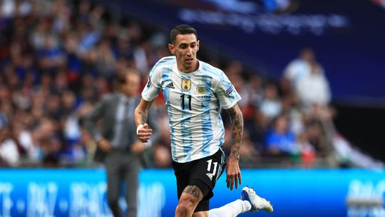 Di María iguala número de assistências de Maradona na seleção argentina