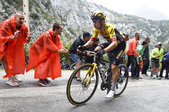 Vuelta: Roglic vence no Altu de L'Angliru, João Almeida em 6.º