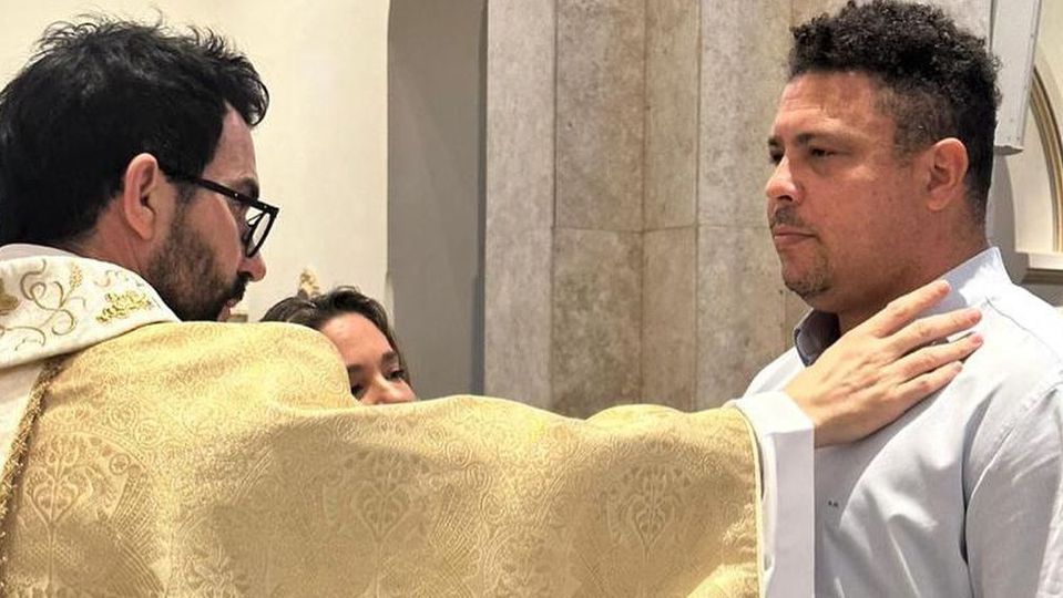 Fotos: Ronaldo foi batizado aos 46 anos