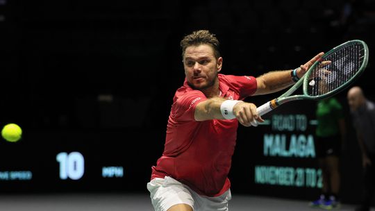 Wawrinka arrasa modelo da Taça Davis e 'bate-boca' com Piqué