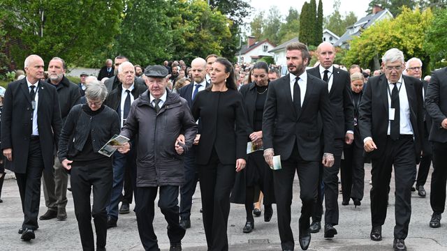 Toni e Fernando Seara ao lado de Stromberg no funeral de Eriksson