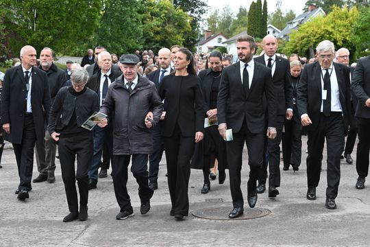 Toni e Fernando Seara ao lado de Stromberg no funeral de Eriksson