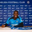 Oficial: avançado renova contrato ainda mais longínquo com o Chelsea