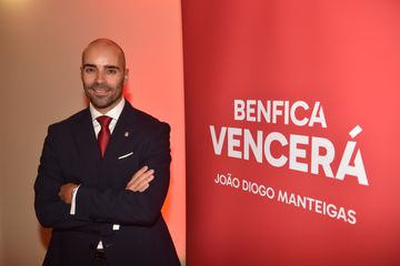 Benfica: Manteigas afasta Vieira e 'pisca o olho' a Noronha Lopes