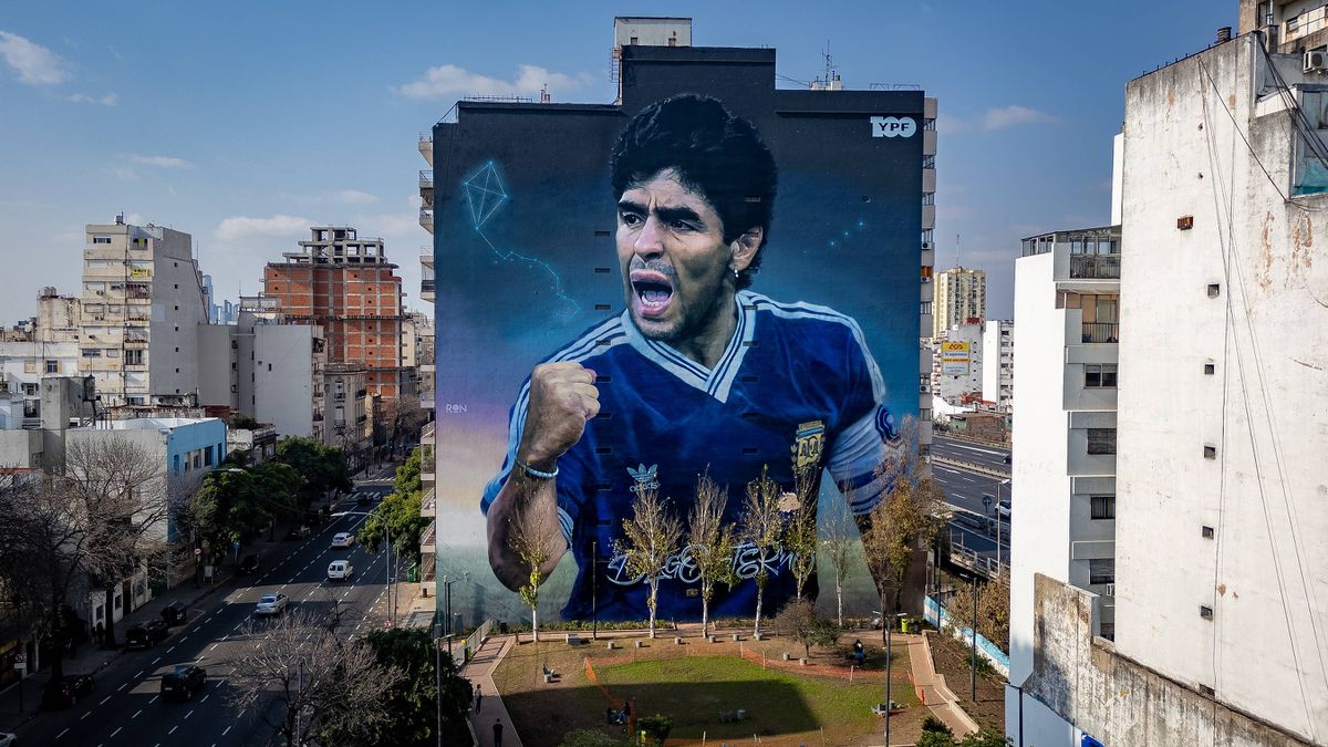 Filha de Maradona chora e denuncia «manipulação horrível»