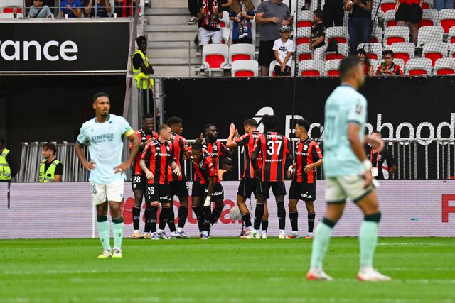 Jogadores do Nice a celebrarem o golo de Boga ao Nantes