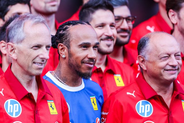 Hamilton mira o segundo lugar nos construtores