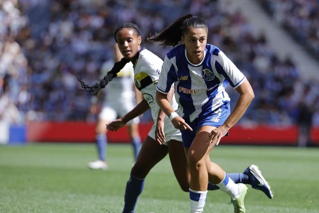 FC Porto entra a ganhar com goleada (e 'hat trick') em Santo Tirso