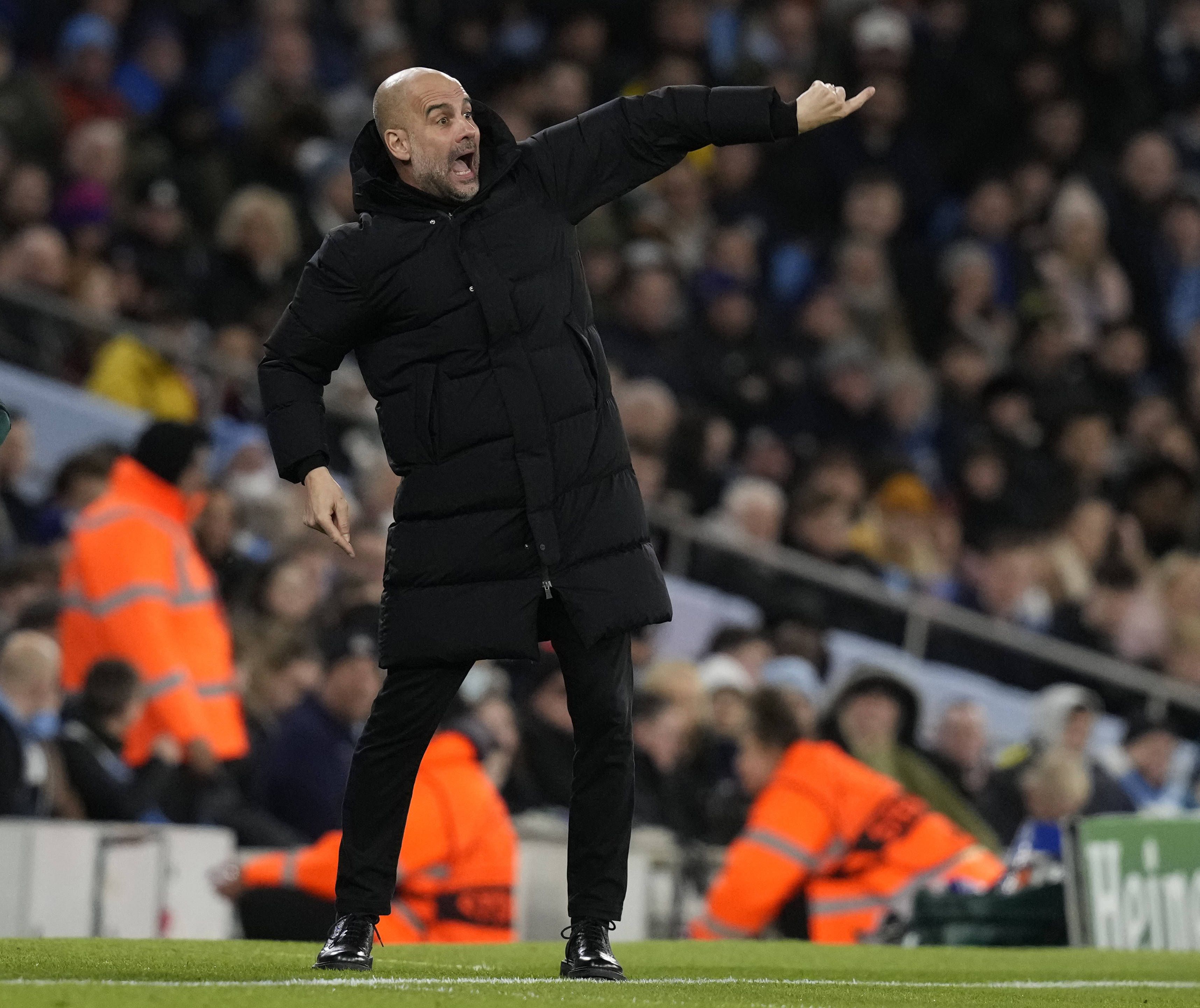 Man. City-Sporting (0-0) - 9 de março de 2022: Pep Guardiola dá indicações aos jogadores, na segunda mão dos oitavos de final da UEFA Champions League (Foto: IMAGO)