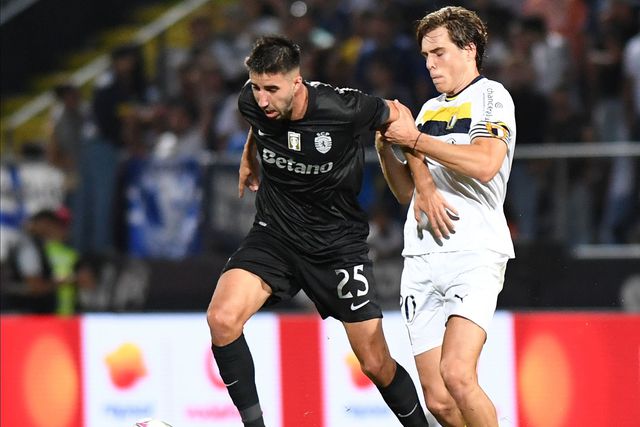 Gonçalo Inácio num dos muitos duelos com Gustavo Sá