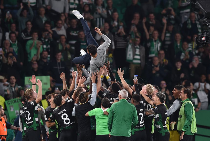 Sporting-Man. City (4-1) - 5 de novembro de 2024: Festa com Ruben Amorim no final, após triunfo sobre ingleses na 4.ª jornada da fase de grupos da Champions (Foto: Miguel Nunes/A BOLA)