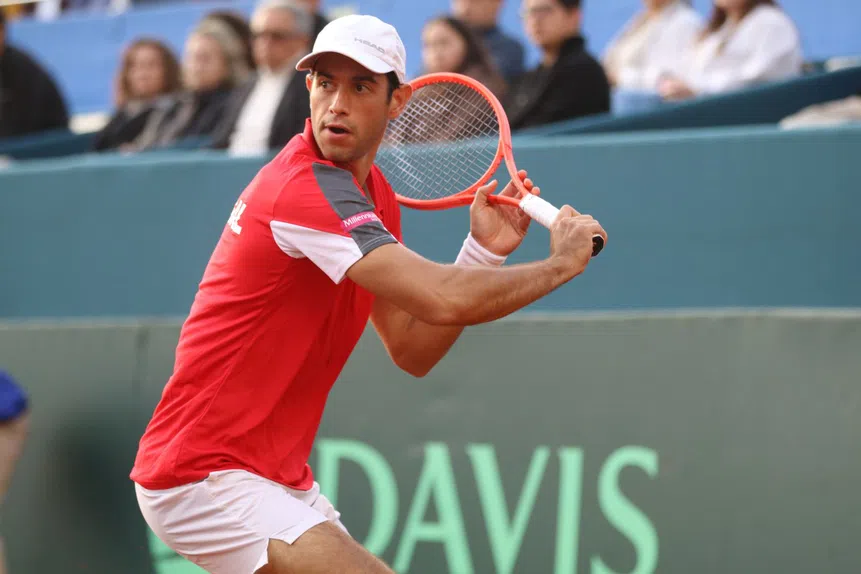 Portugal tomba no 'court'! Davis amarga