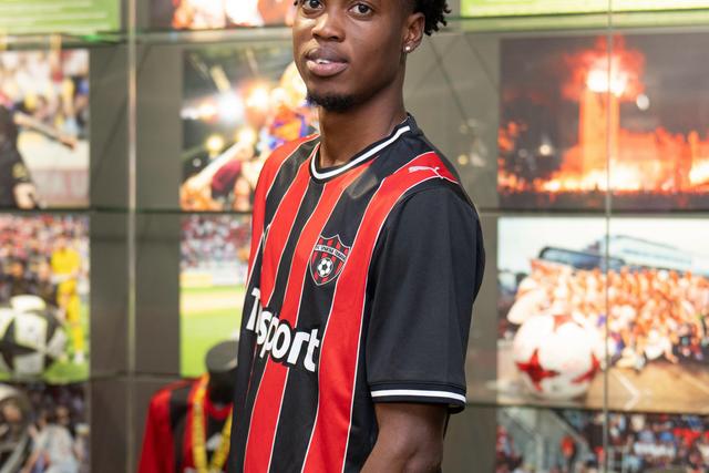 Spartak Trnava anunciou a contratação de Dennis Konney
