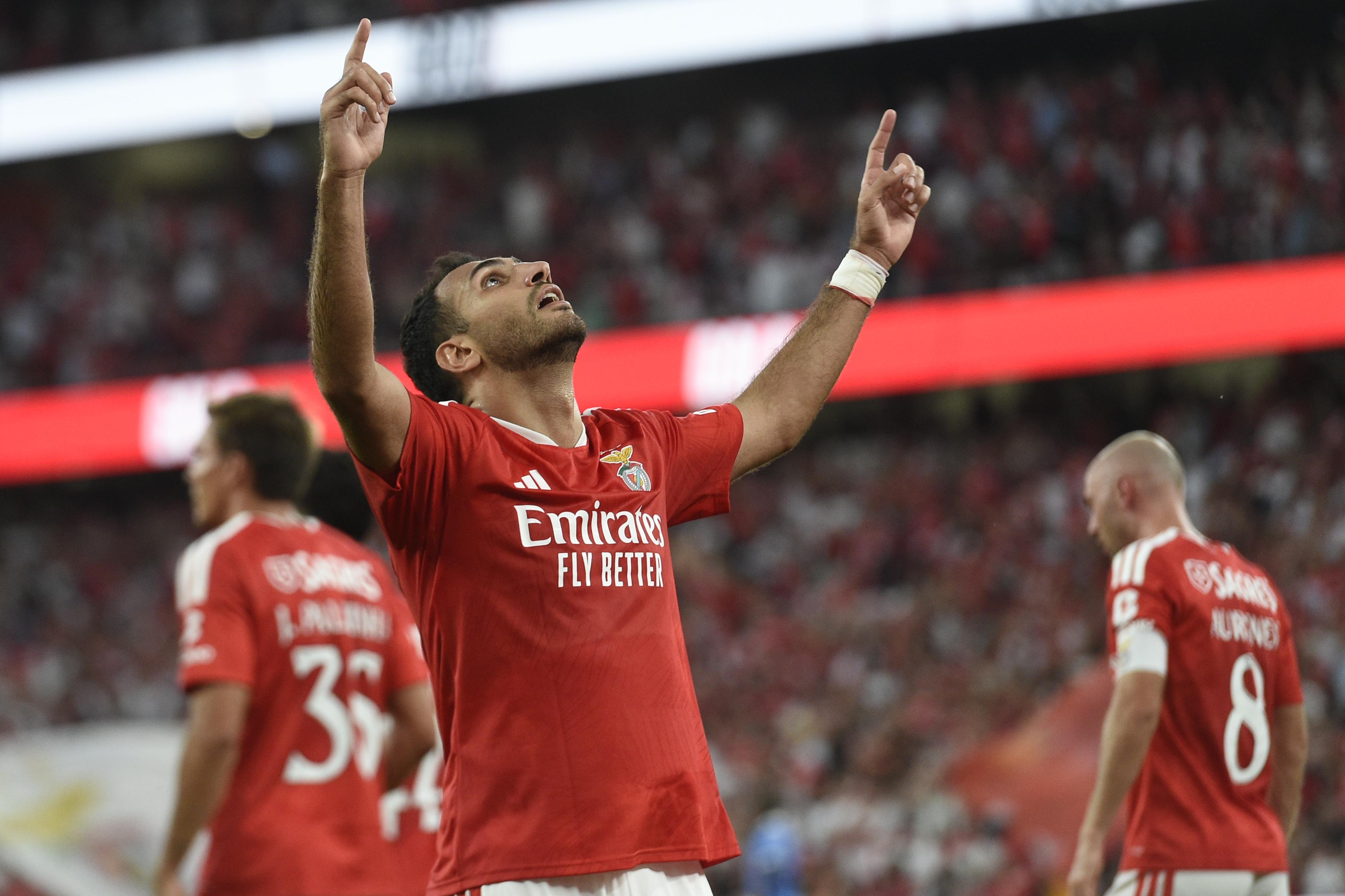 Pavlidis bisou na vitória do Benfica sobre o Gil Vicente (foto: Sérgio Miguel Santos)