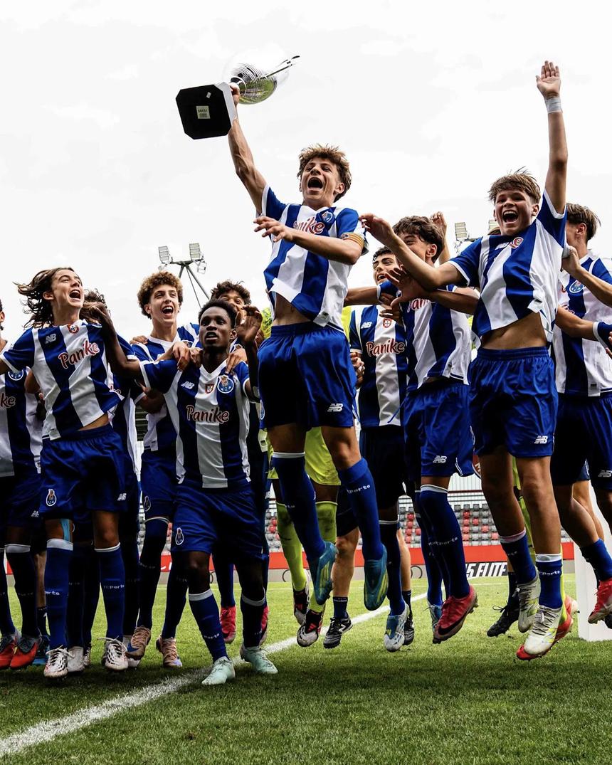 Sub-15 do FC Porto ganharam prestigiado torneio — Foto: FC Porto