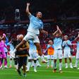 Jogo 'à candidato' do Man. City dá vitória frente ao desastrado United (crónica)